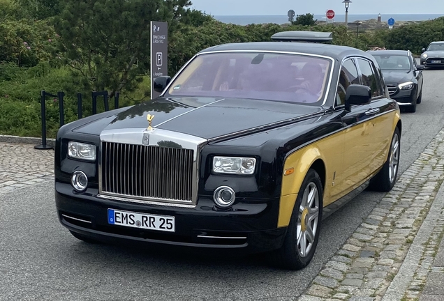 Rolls-Royce Phantom Baniyas Gold & Baniyas Black