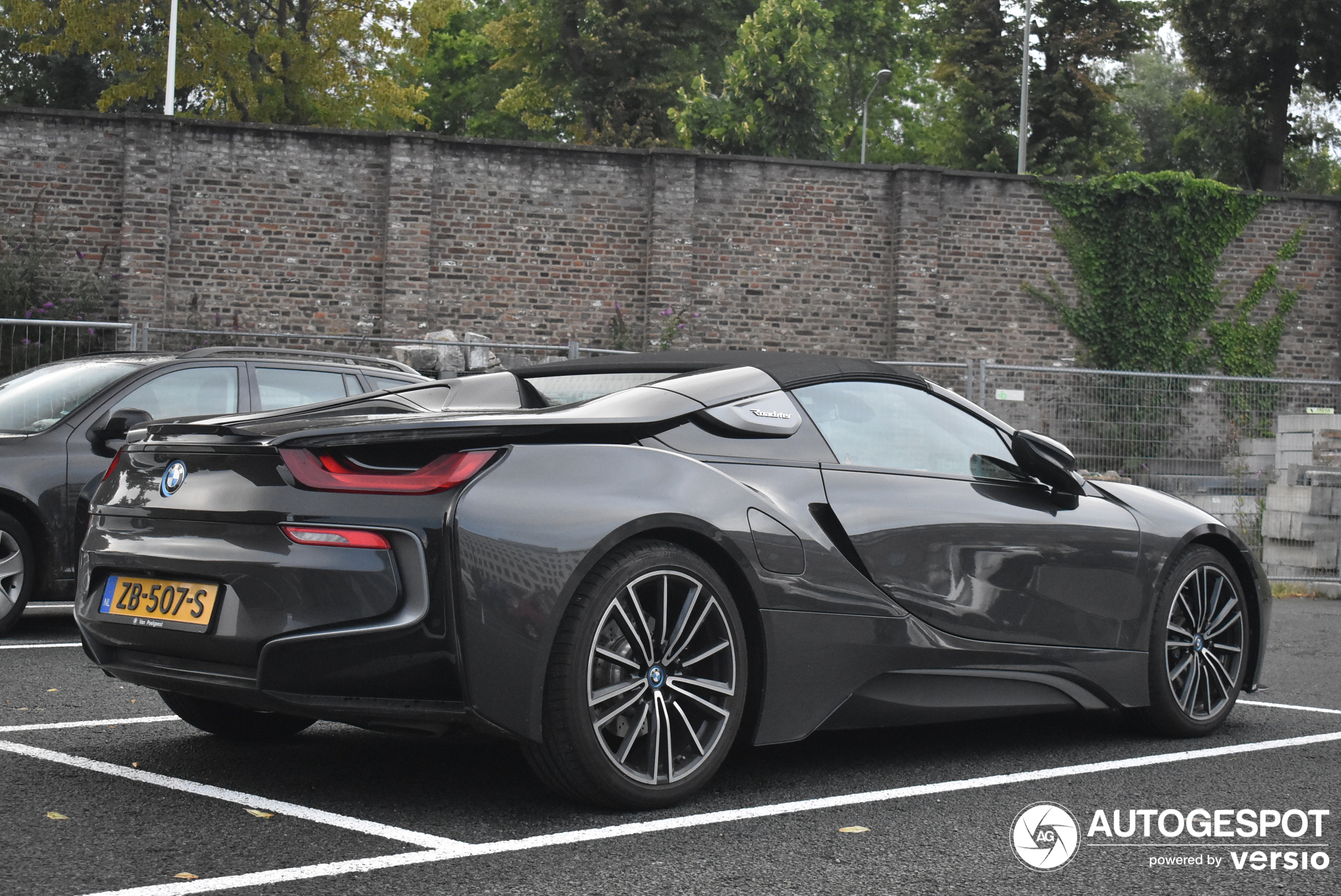 BMW i8 Roadster