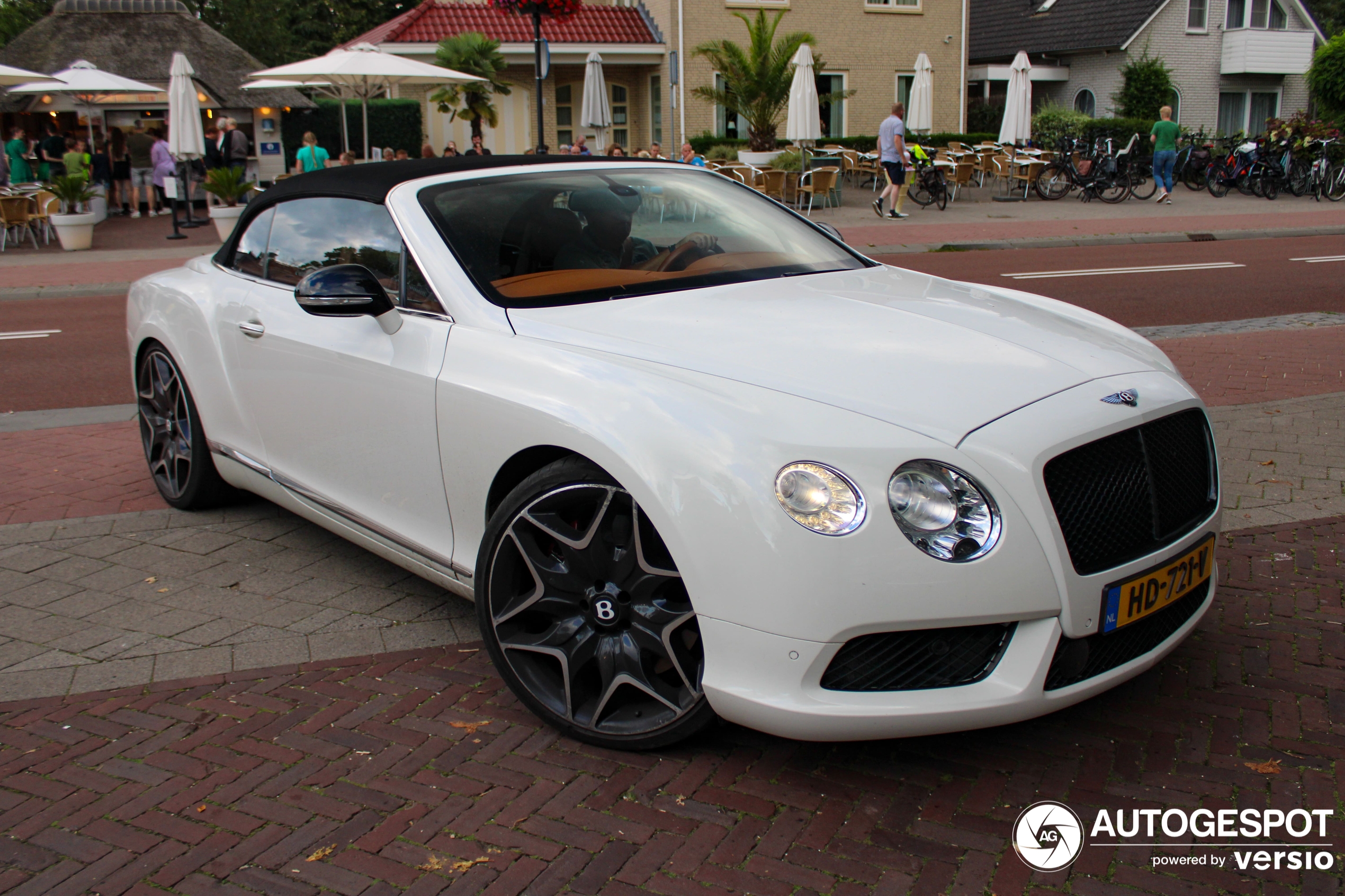 Bentley Continental GTC V8