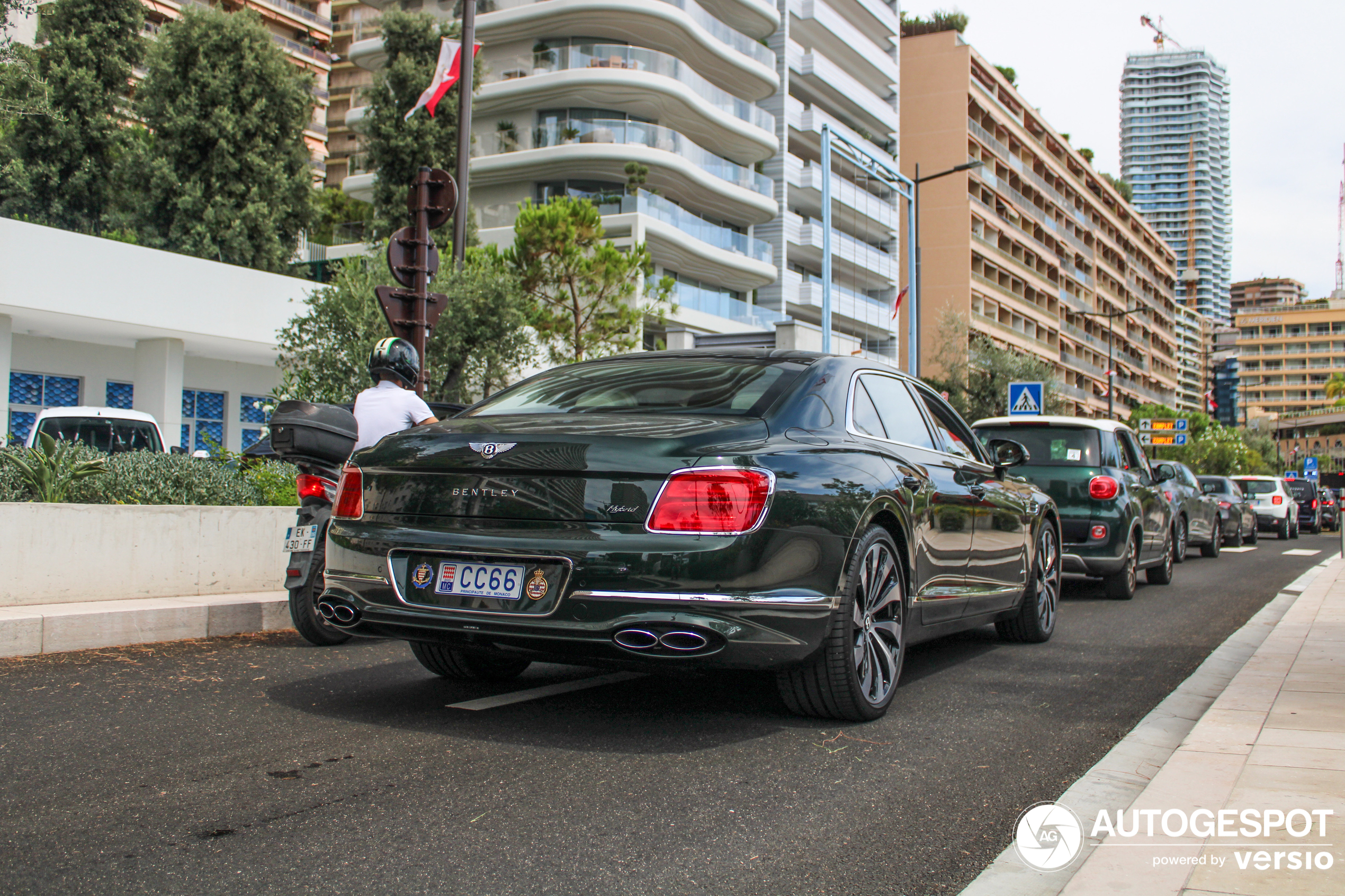 Bentley Flying Spur Hybrid Azure