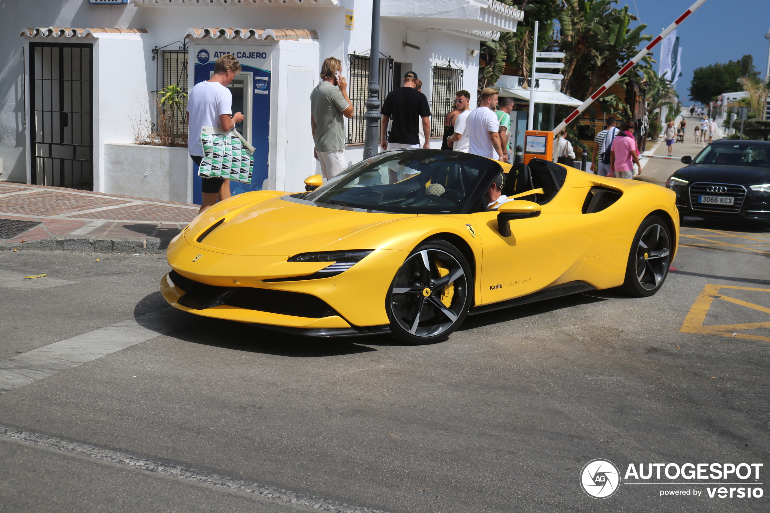 Ferrari SF90 Spider