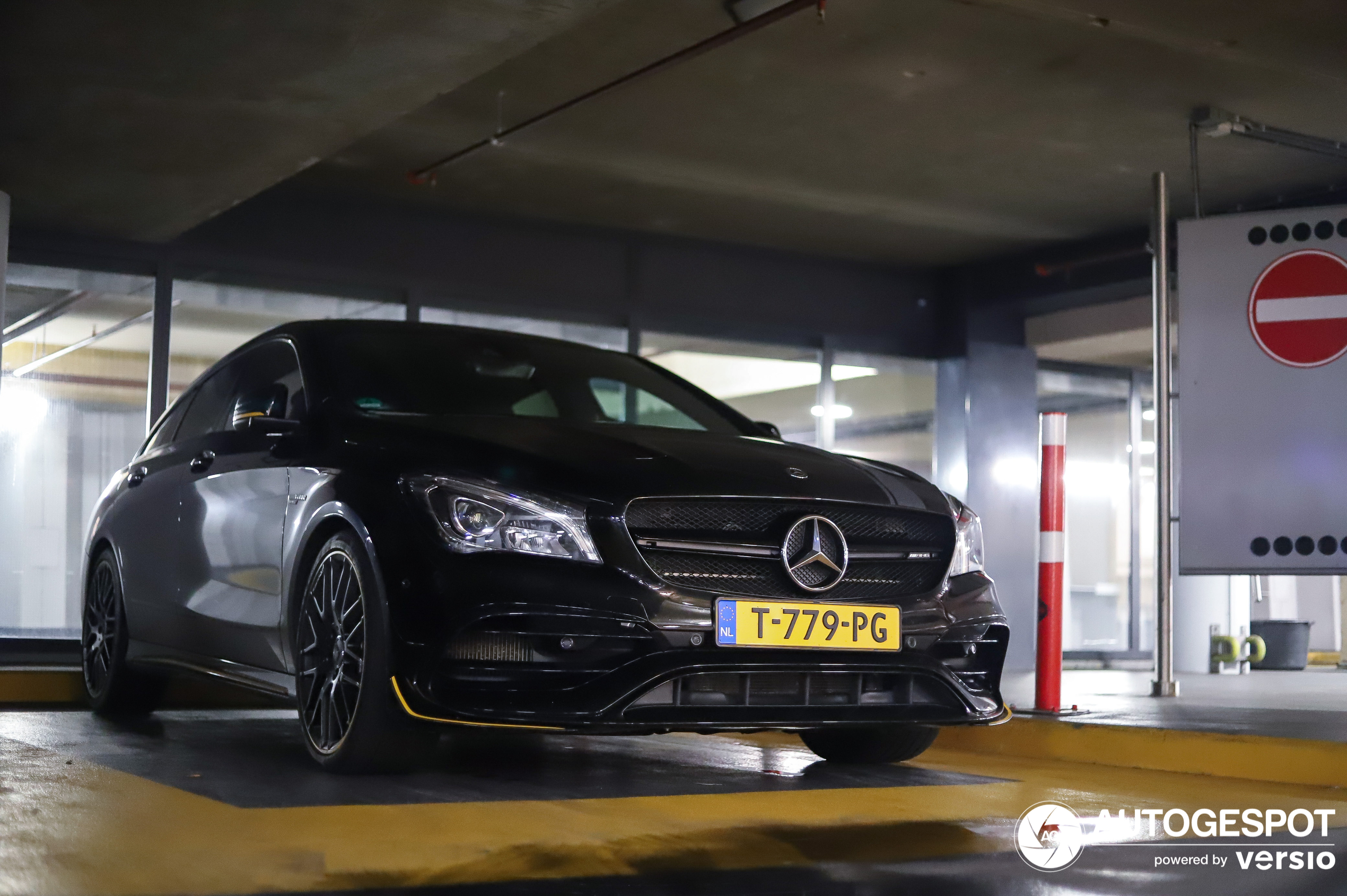 Mercedes-AMG CLA 45 Shooting Brake X117 Yellow Night Edition