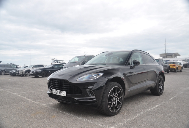 Aston Martin DBX