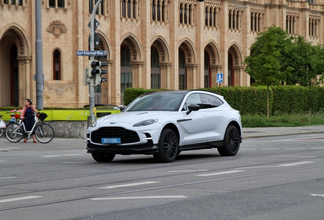 Aston Martin DBX707