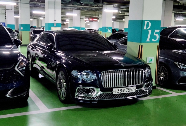 Bentley Flying Spur V8 2021