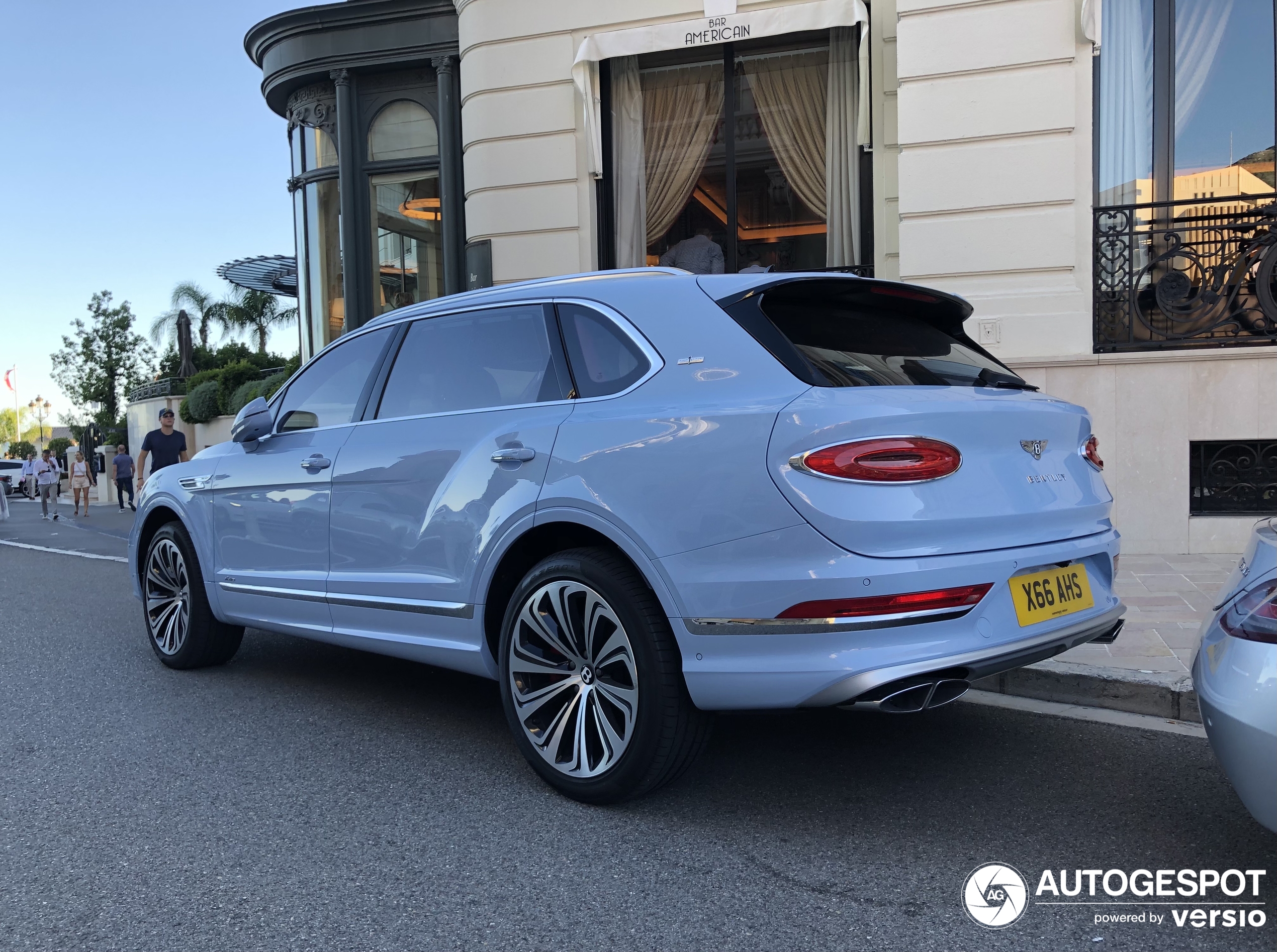 Bentley Bentayga Azure EWB First Edition