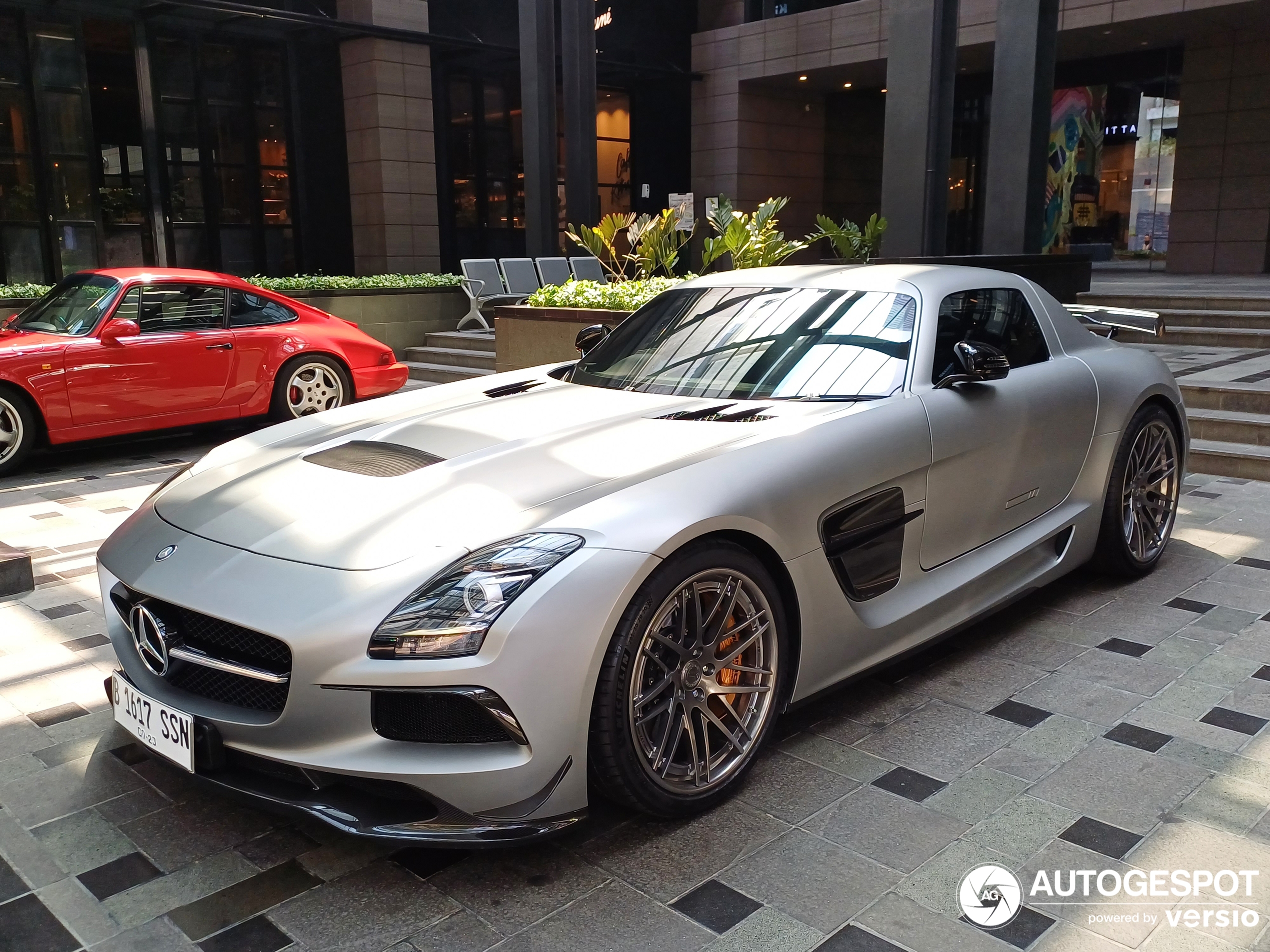 Smetteloos: Mercedes-Benz SLS AMG Black Series gespot in Jakarta