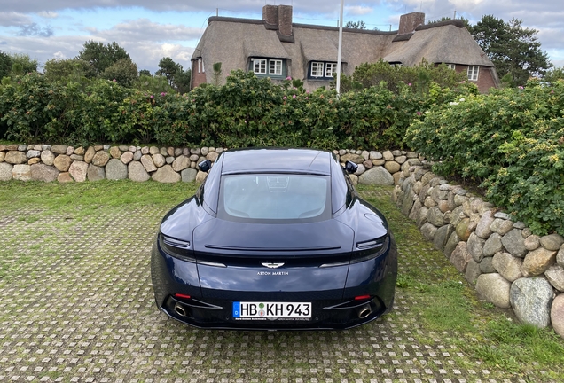 Aston Martin DB11 V8