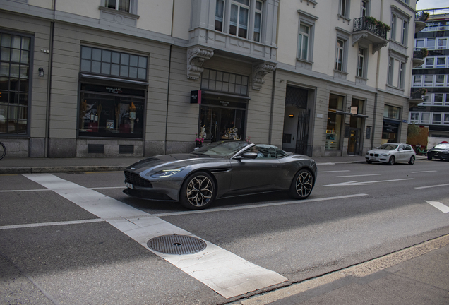 Aston Martin DB11 V8 Volante