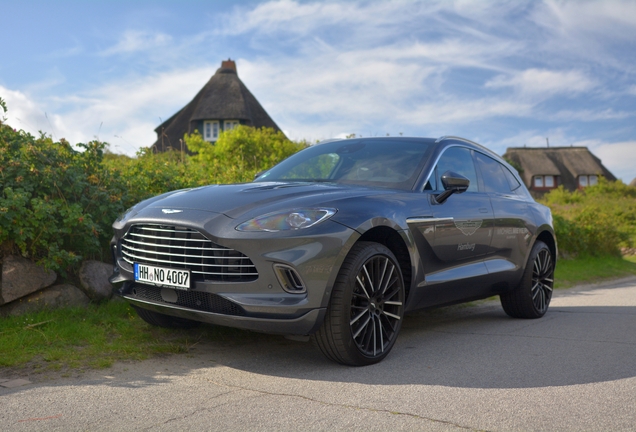 Aston Martin DBX