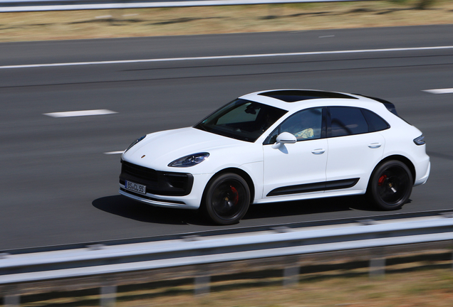 Porsche 95B Macan GTS MkIII