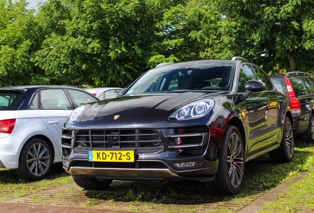 Porsche 95B Macan Turbo