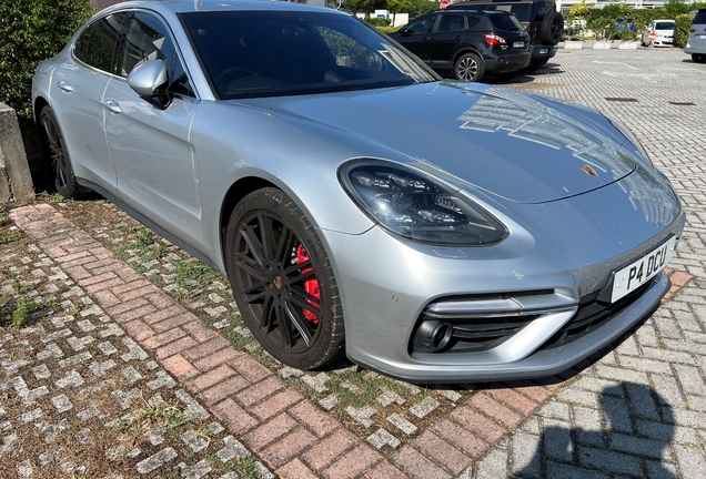 Porsche 971 Panamera Turbo