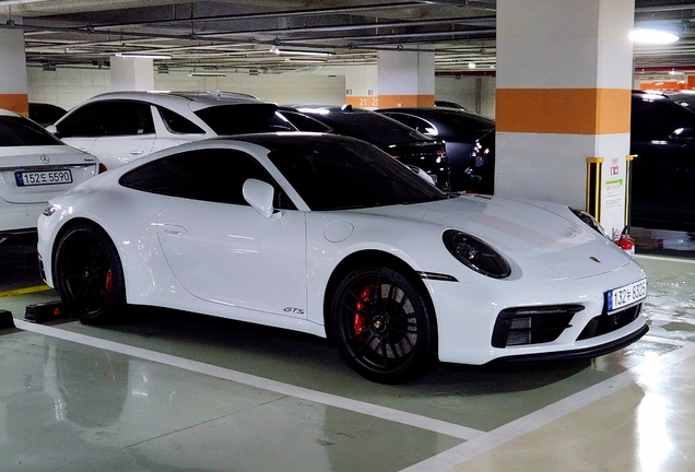 Porsche 992 Carrera 4 GTS