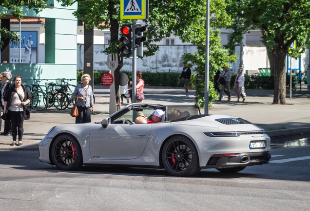 Porsche 992 Carrera 4 GTS Cabriolet