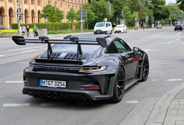 Porsche 992 GT3 RS Weissach Package