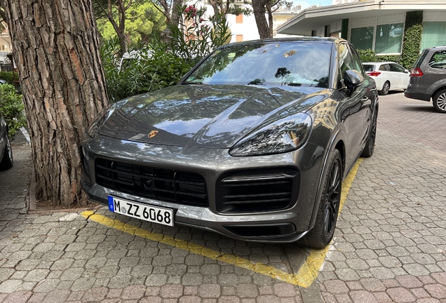 Porsche 9YA Cayenne GTS