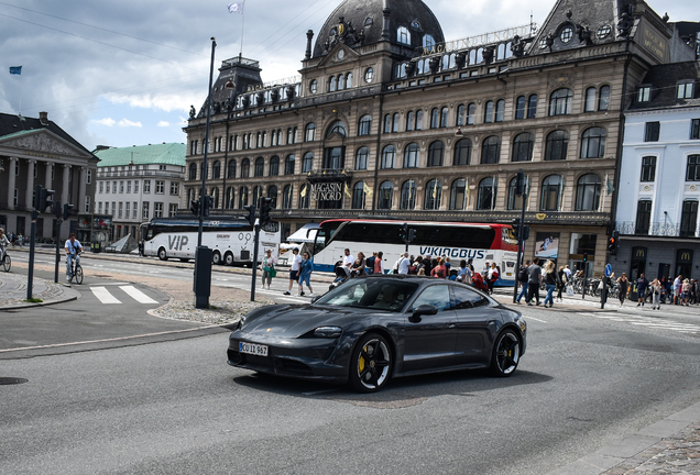 Porsche Taycan Turbo S