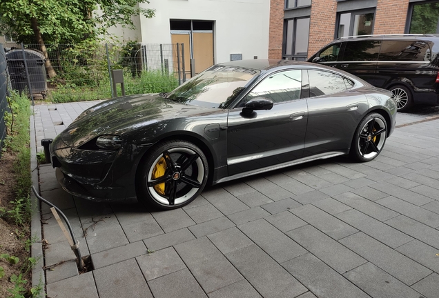 Porsche Taycan Turbo S