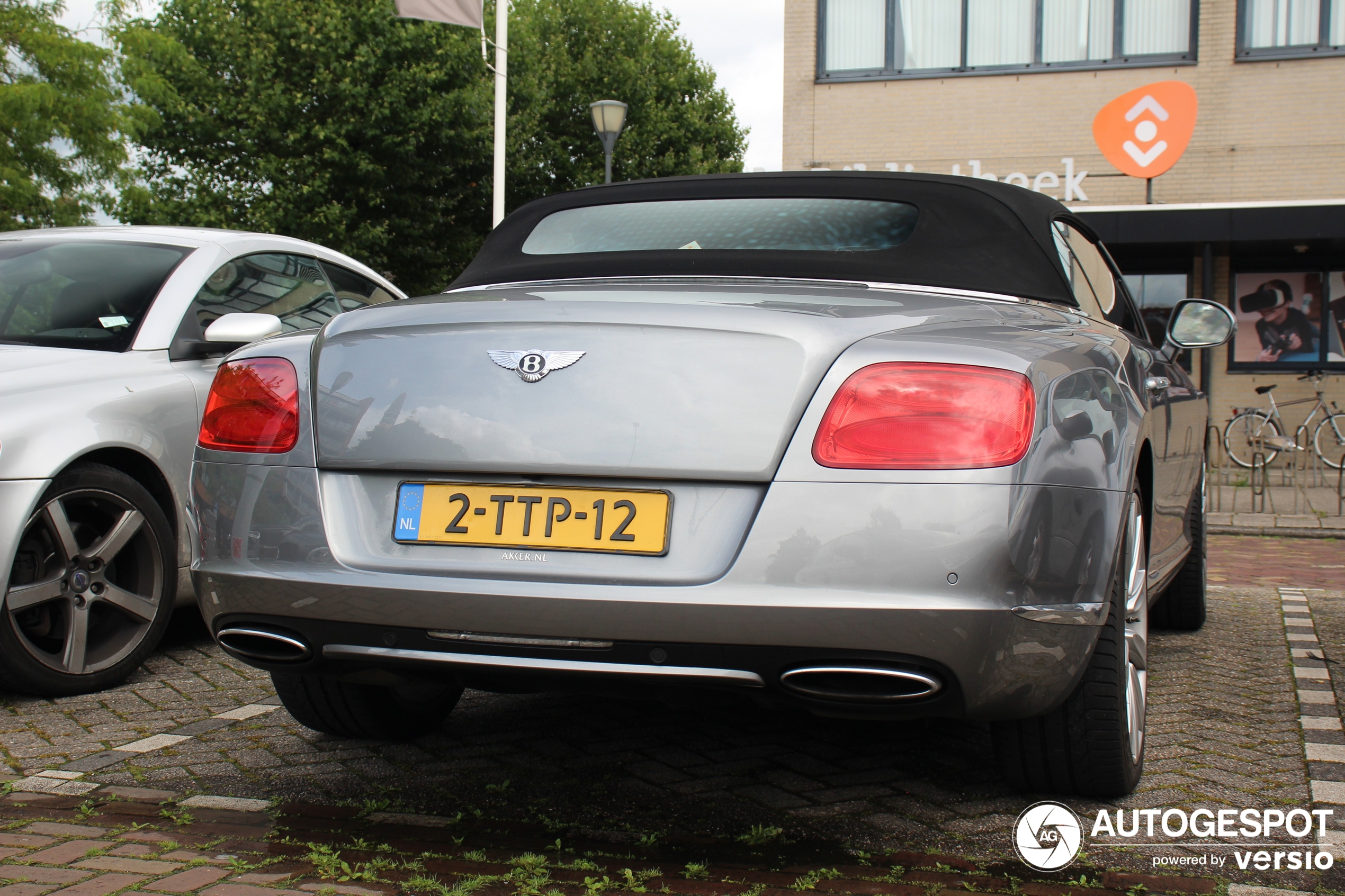 Bentley Continental GTC 2012