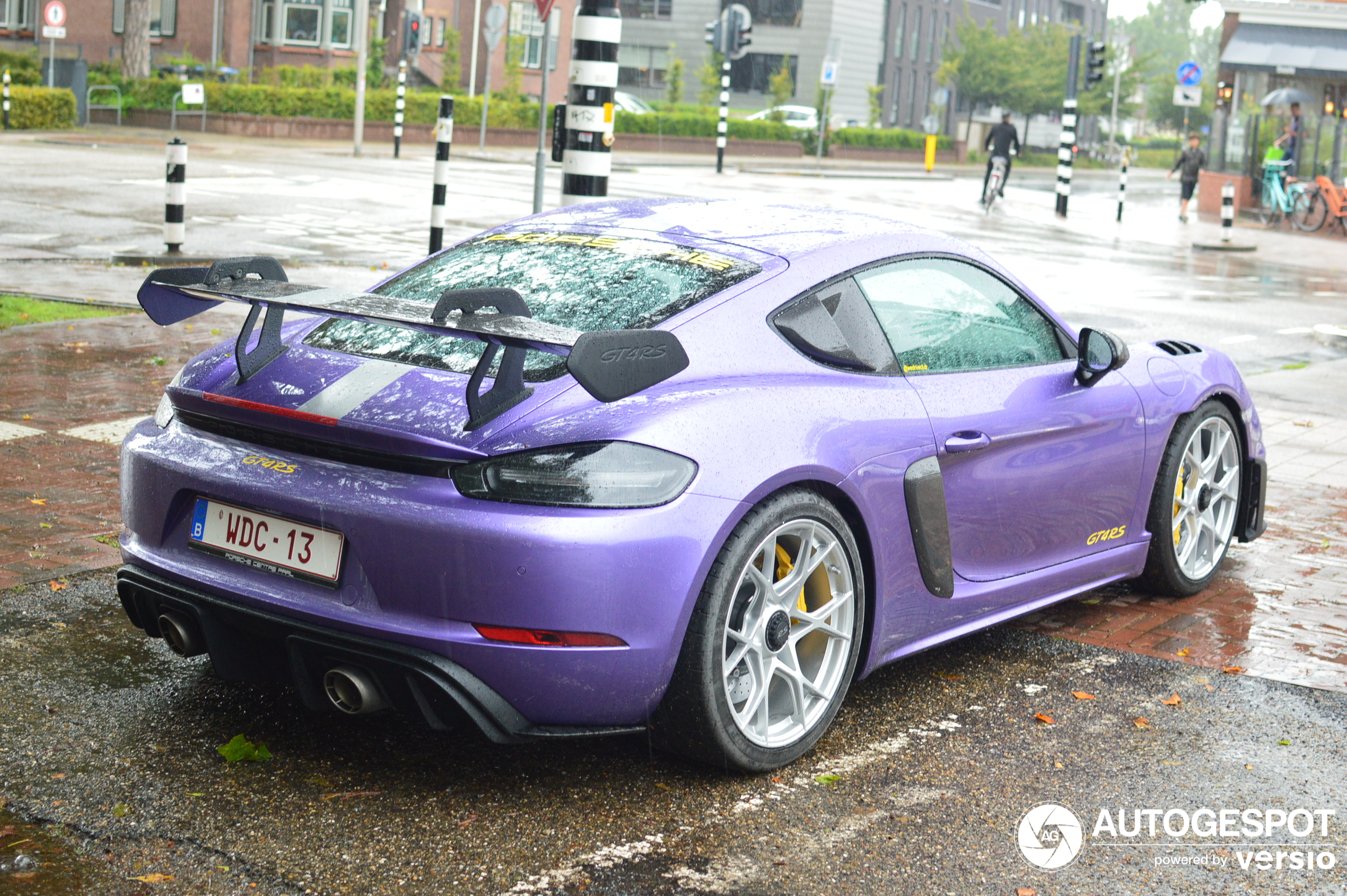 A stunning color on this GT4 RS