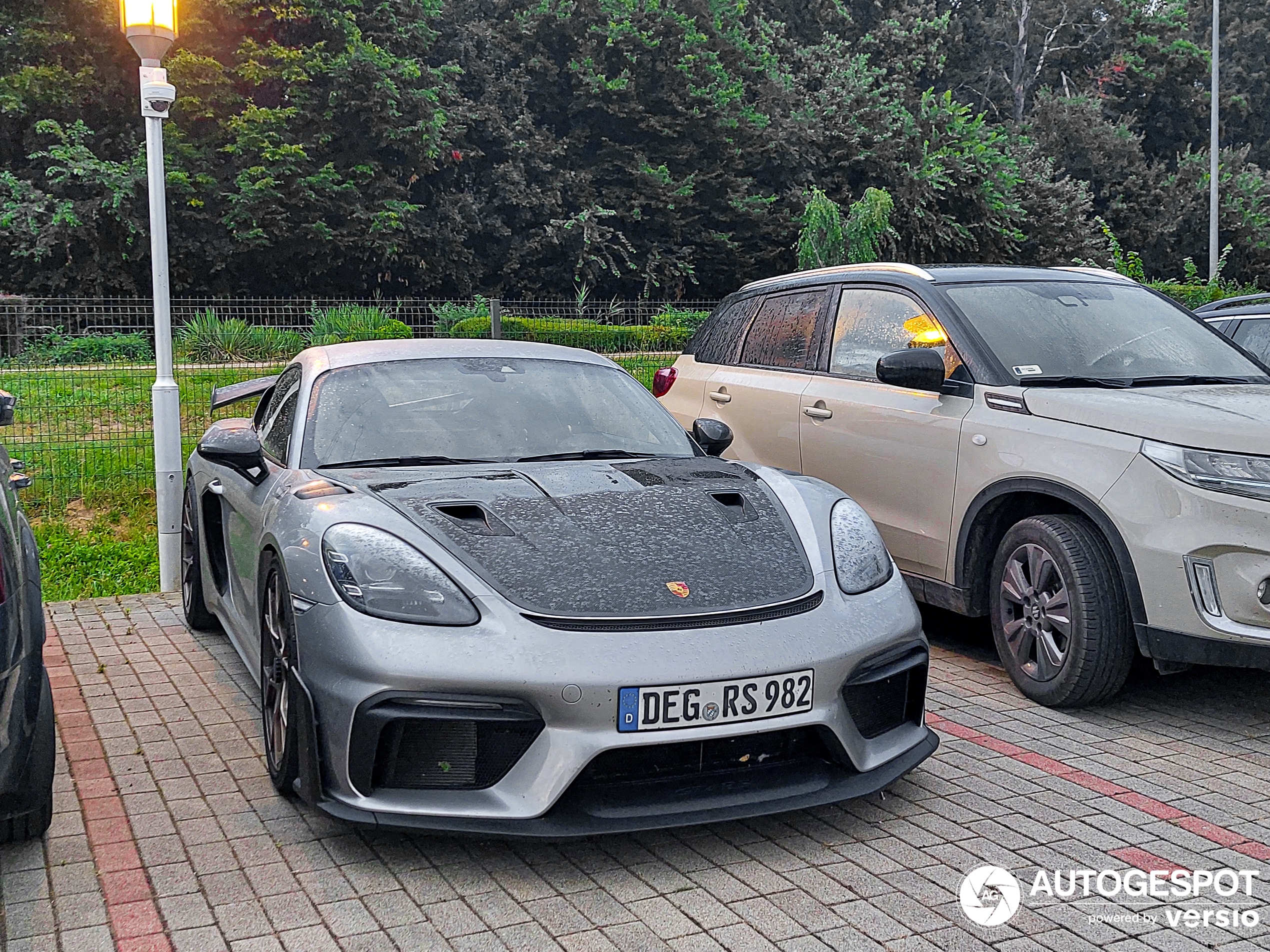 Porsche 718 Cayman GT4 RS Weissach Package