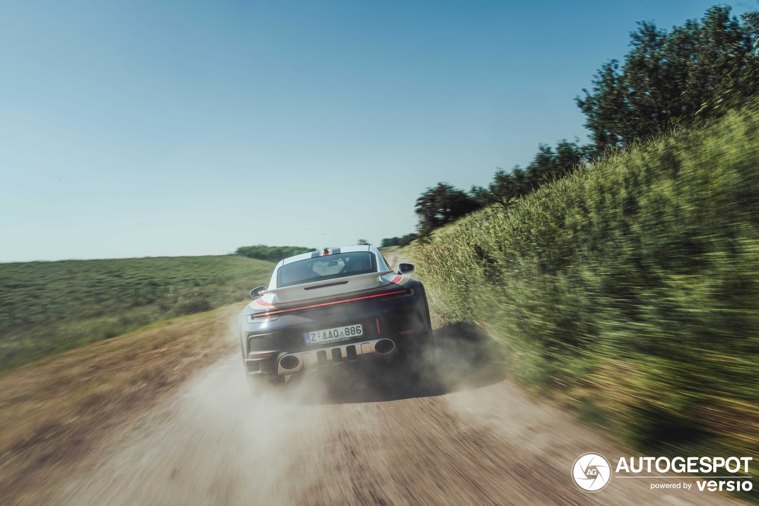 Porsche Dakar doet eindelijk waar die voor gemaakt is