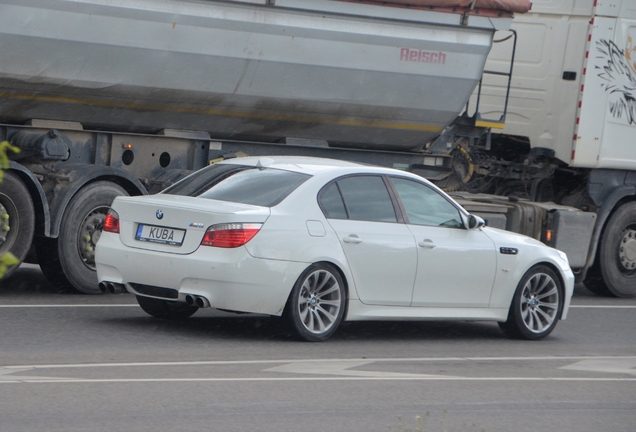 BMW M5 E60 2005