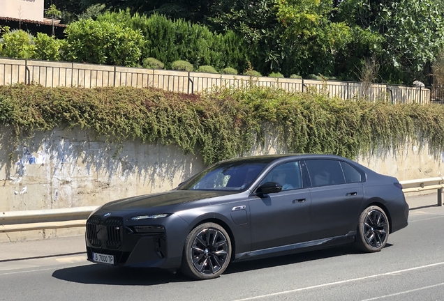 BMW M760e xDrive