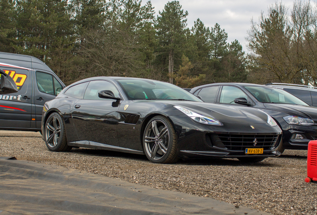 Ferrari GTC4Lusso