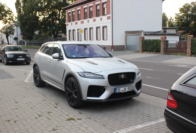 Jaguar F-PACE SVR