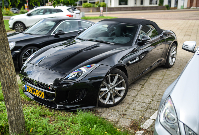 Jaguar F-TYPE S Convertible