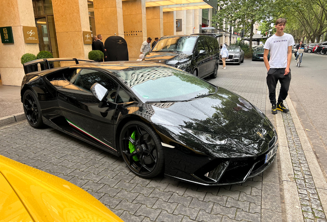 Lamborghini Huracán LP640-4 Performante