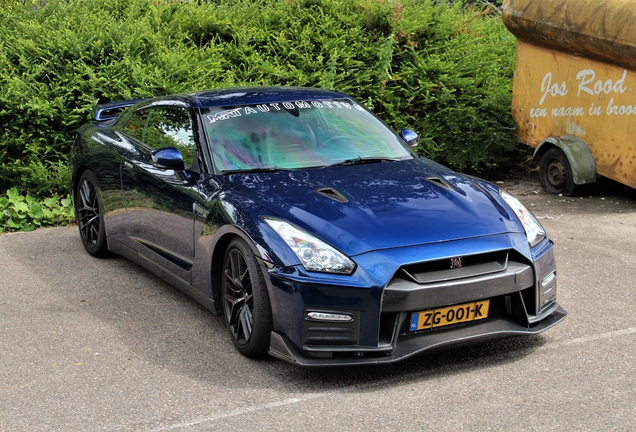 Nissan GT-R 2011