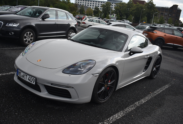 Porsche 718 Cayman S