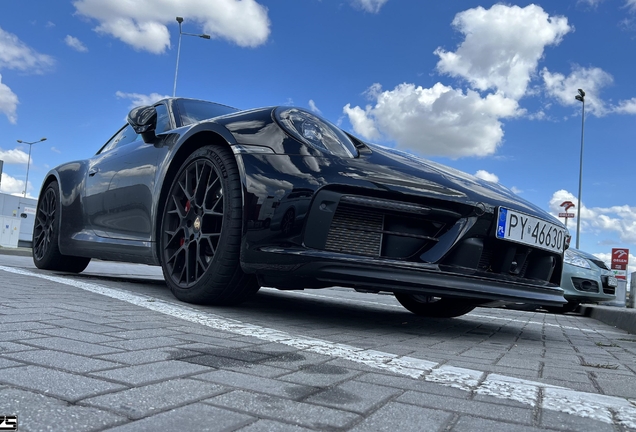 Porsche 992 Carrera 4 GTS