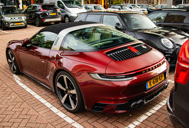 Porsche 992 Targa 4S Heritage Design Edition