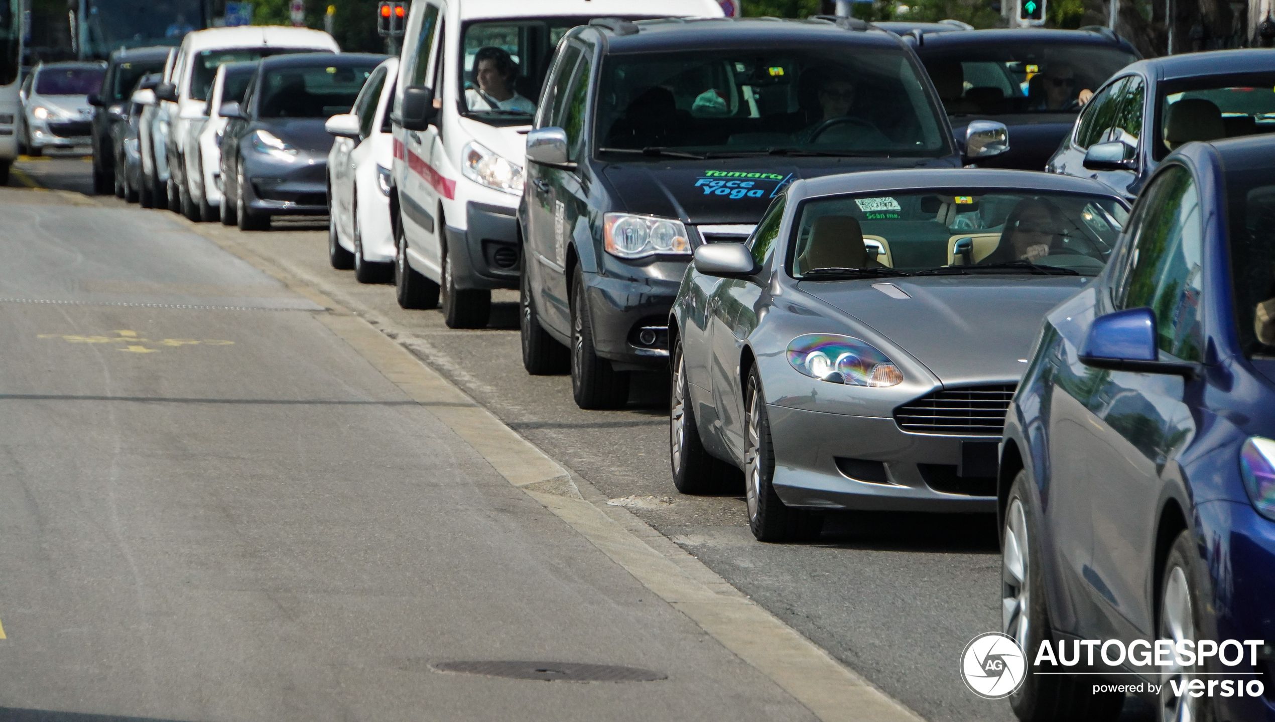 Aston Martin DB9