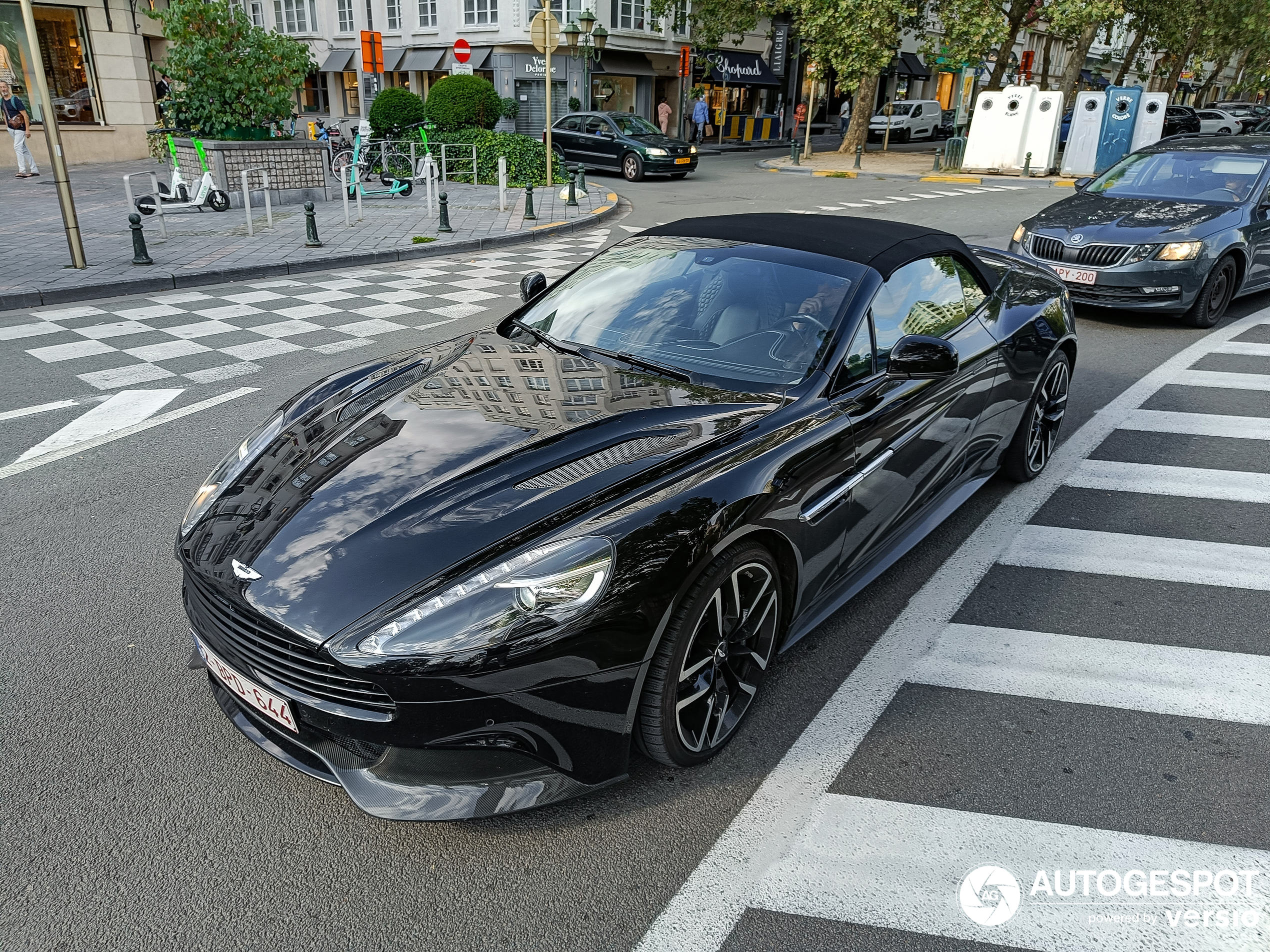 Aston Martin Vanquish Volante