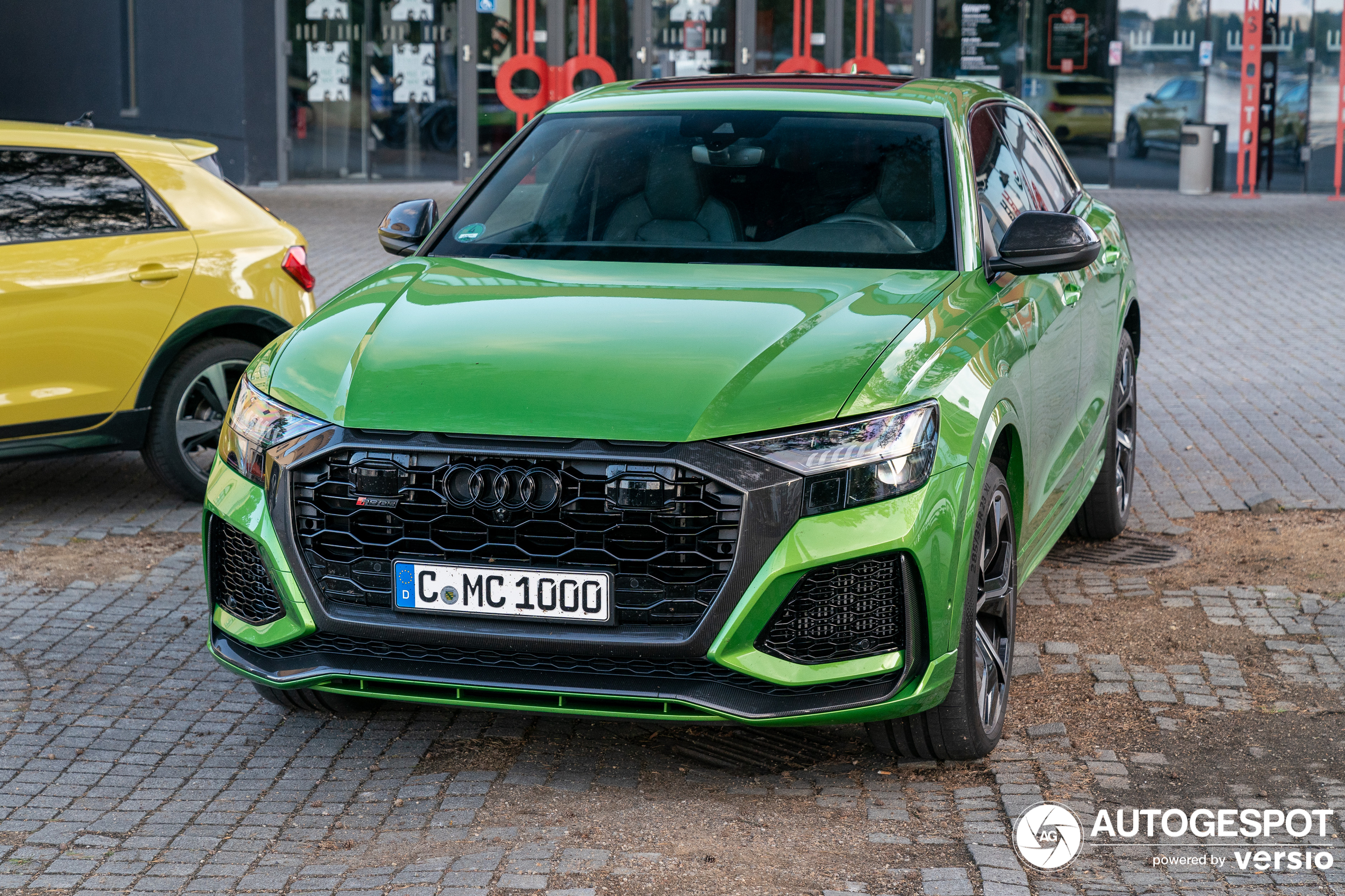 Audi RS Q8 - 07 August 2023 - Autogespot Audi Sport特注1/43 Audi