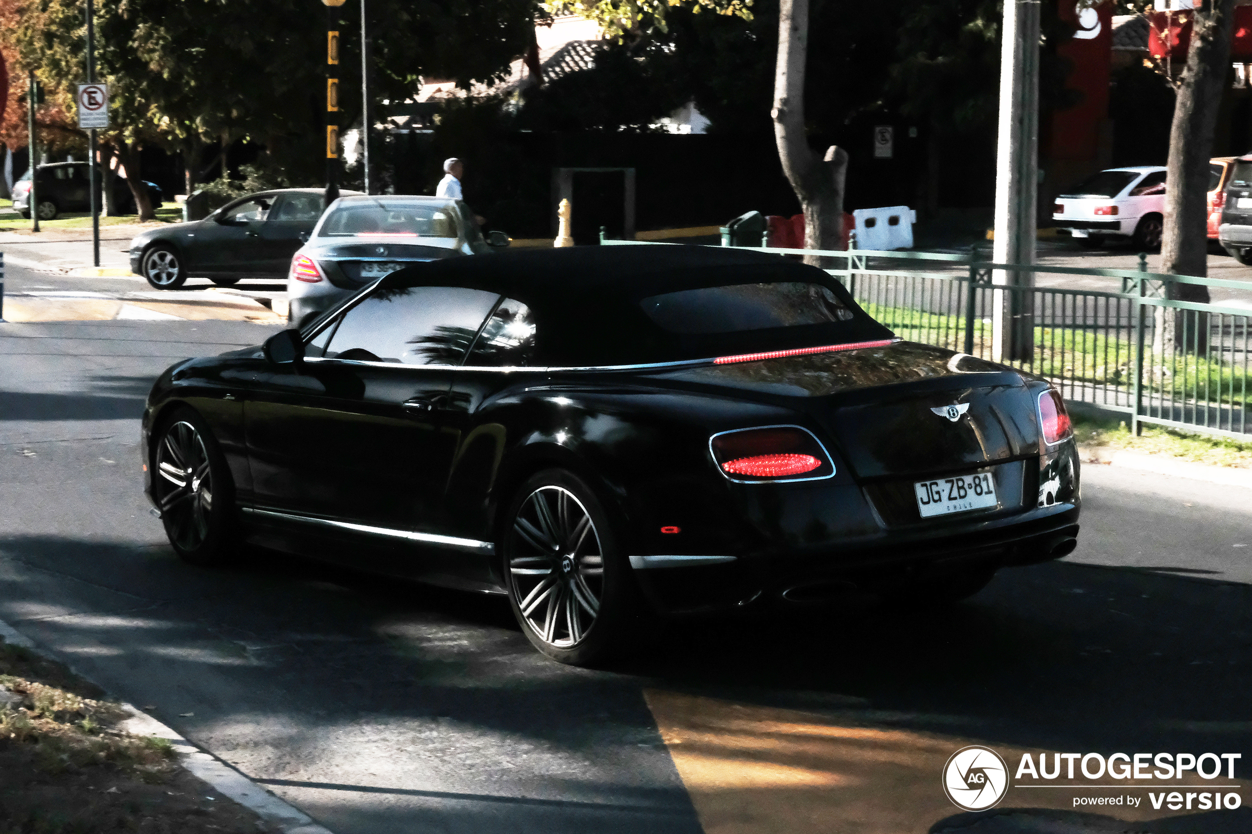 Bentley Continental GTC 2012