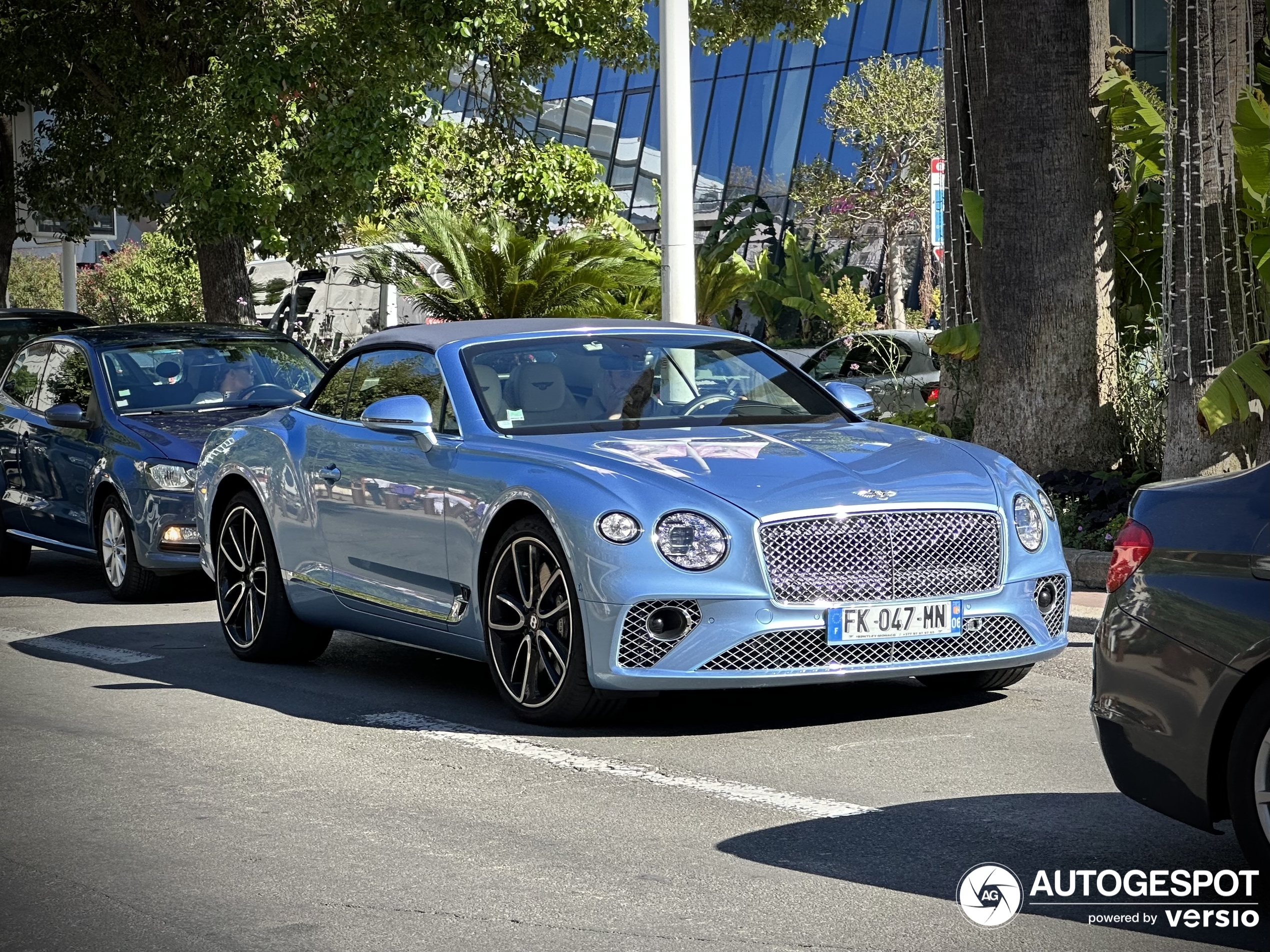 Bentley Continental GTC 2019