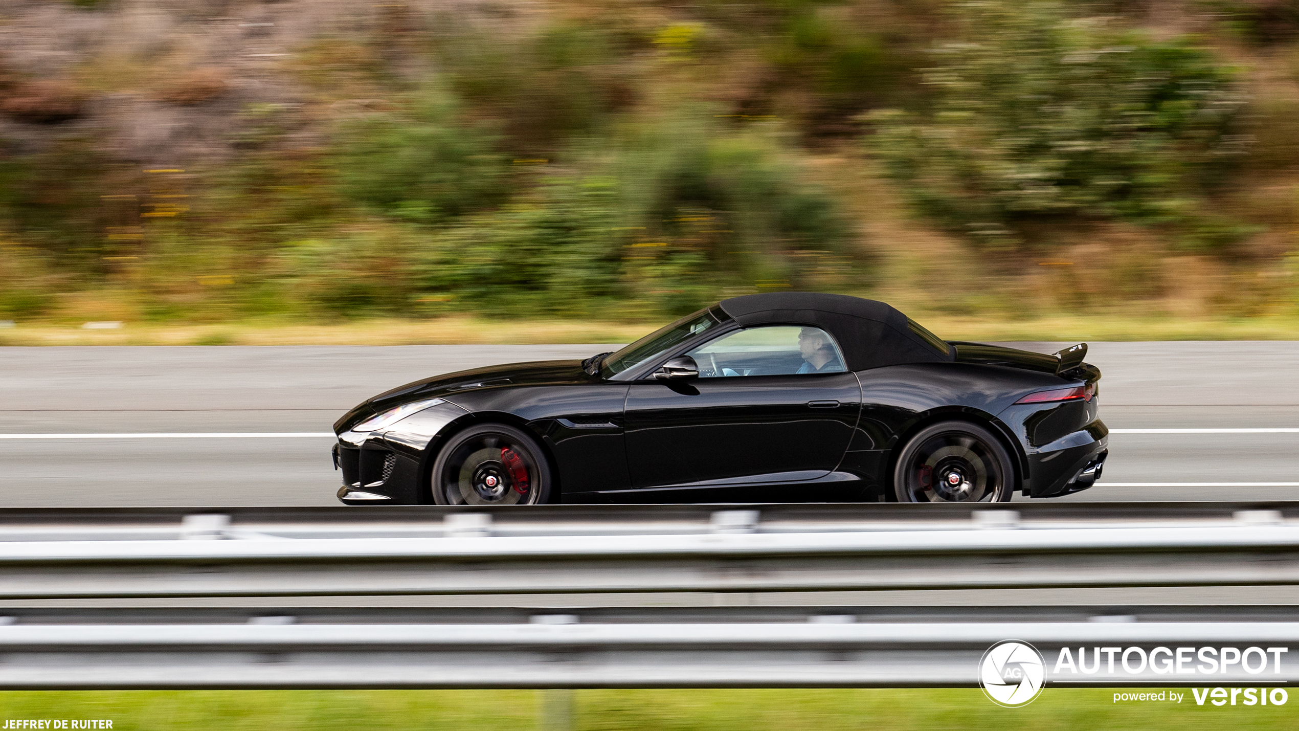 Jaguar F-TYPE R AWD Convertible