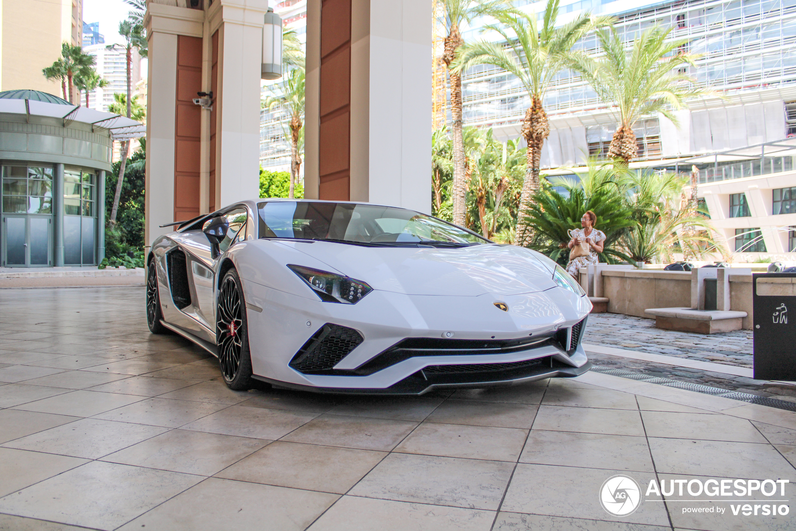 Lamborghini Aventador S LP740-4