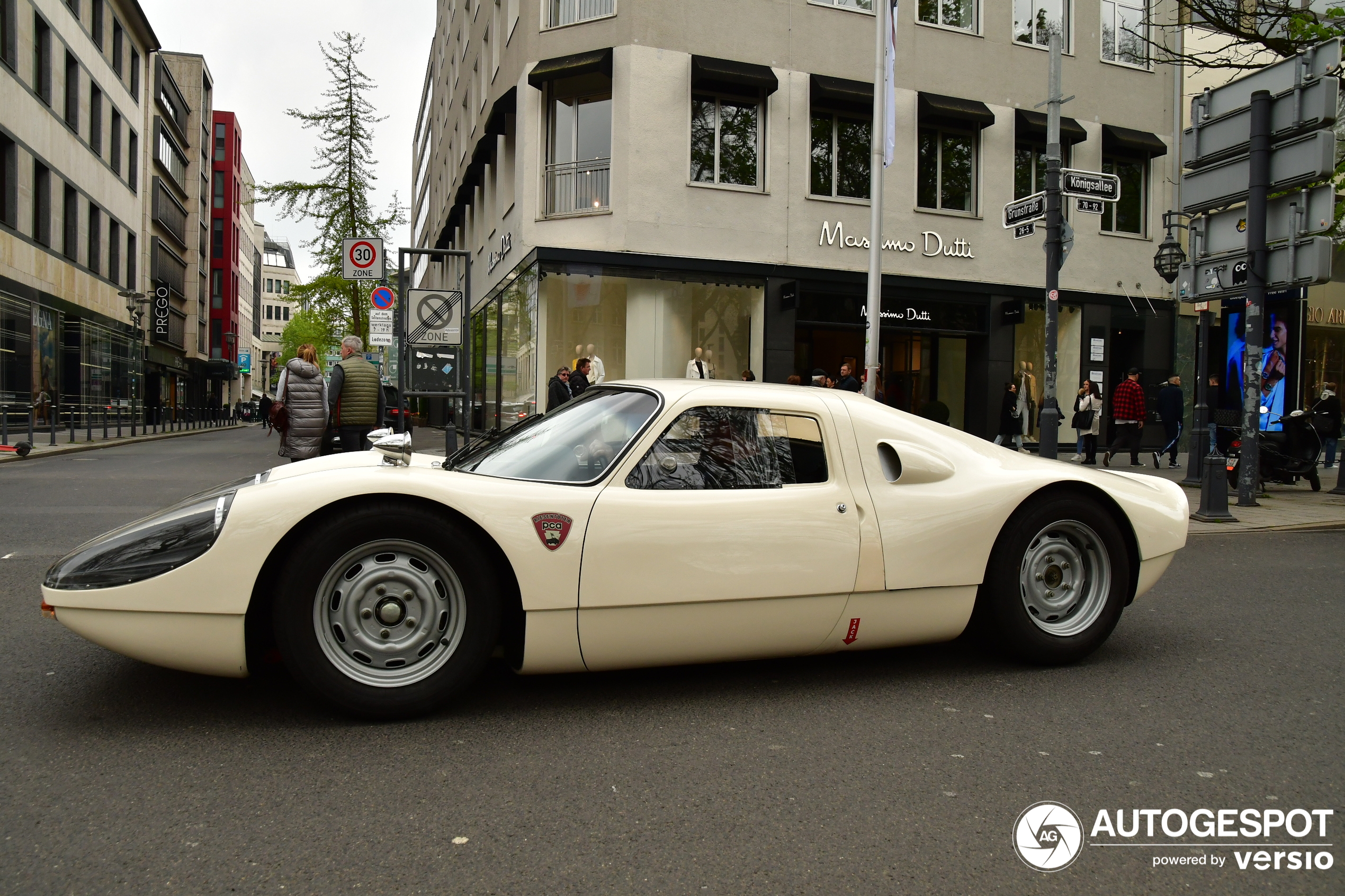 Porsche 904 Carrera GTS - 07 August 2023 - Autogespot