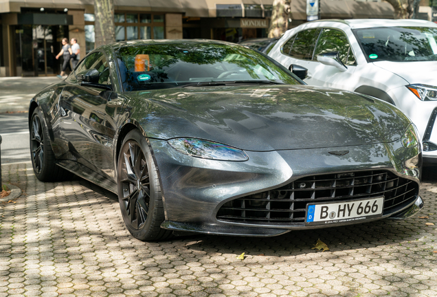 Aston Martin V8 Vantage 2018