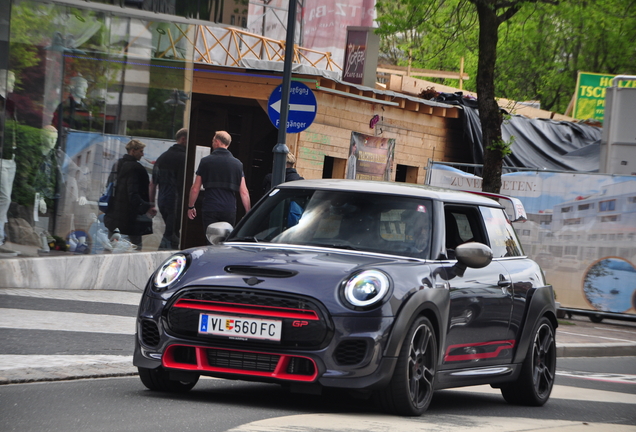 Mini F54 Clubman John Cooper Works 2019