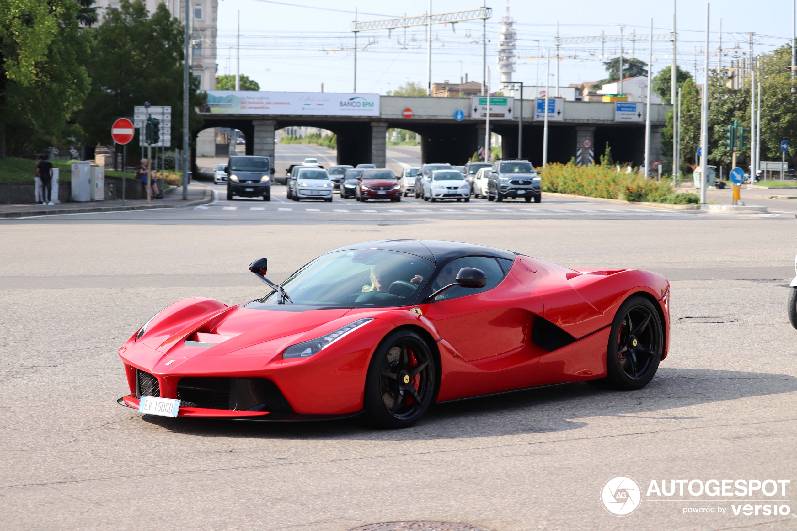 2018 2023(最新)Ferrari yearbook 和訳付 Ferrari LaFerrari - 08 August 2023 - Autogespot
