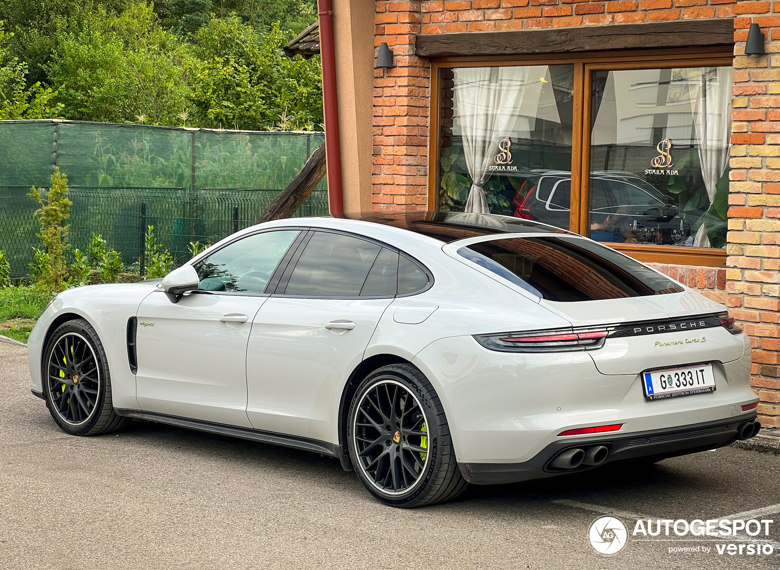 Porsche 971 Panamera Turbo S E-Hybrid