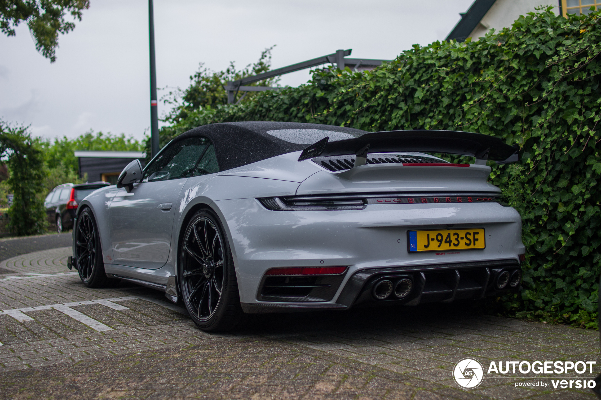 Porsche 992 Turbo S Cabriolet ondergaat meerdere transformaties